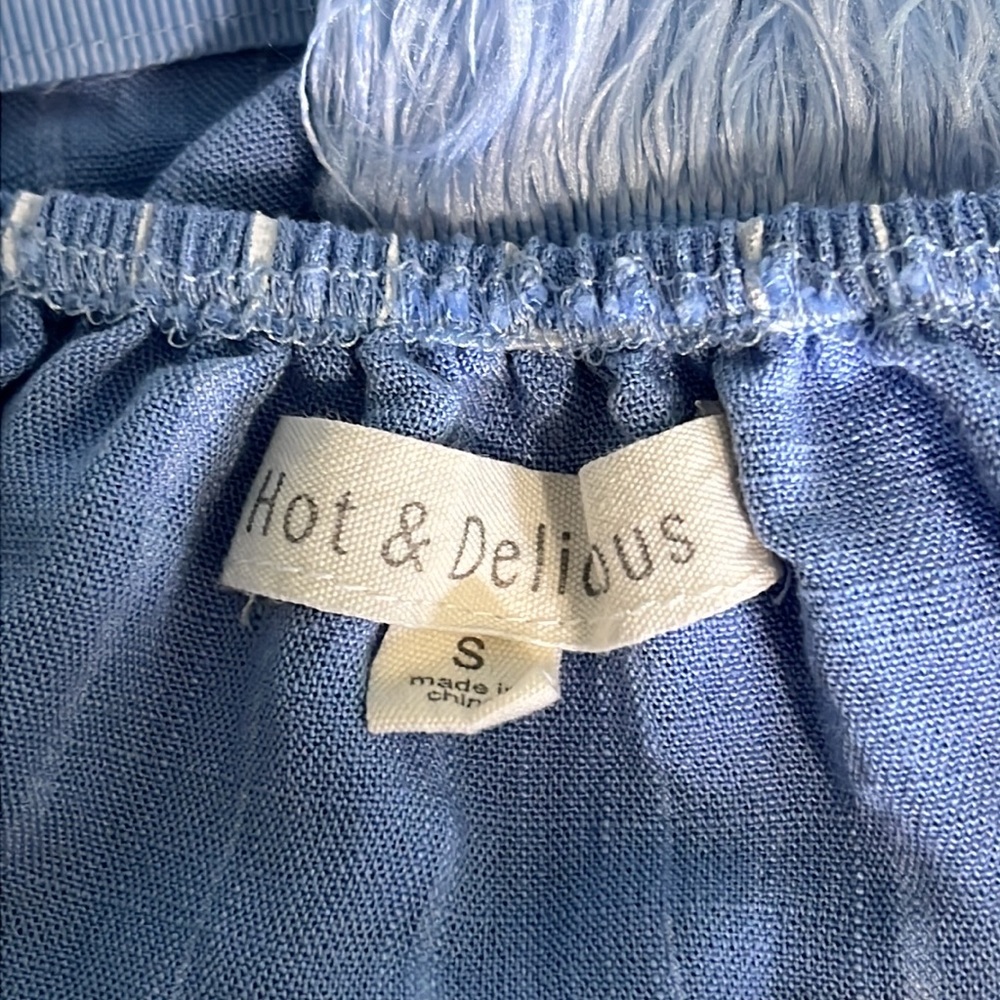 Hot & Delicious denim blue and white crop top trendy shirt size small - Picture 5 of 5